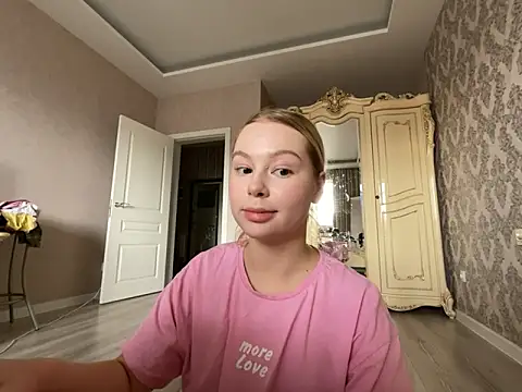 baby lianaa online show from October 13, 11:13 am