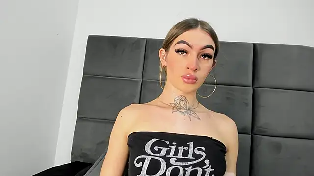 Lizz Luna online show from November 3, 6:45 pm