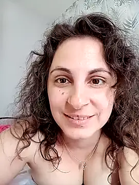 ShelaDiass online show from May 7, 11:14 am