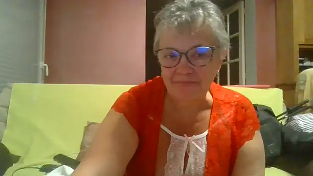 Snapshot of Vandeae44 chatting on September 25, 8:06 pm Vandeae44 online show from September 25, 8:06 pm