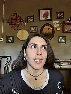 isadelasestrellas online show from March 21, 4:23 pm