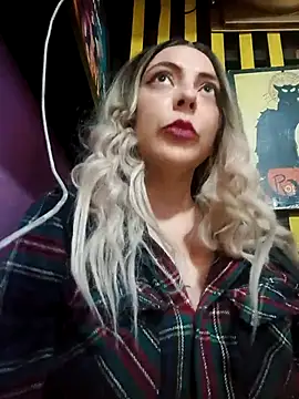 Snapshot of madelaine- chatting on October 1, 10:37 pm madelaine- online show from October 1, 10:37 pm