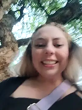 Snapshot of madelaine- chatting on September 12, 10:50 pm madelaine- online show from September 12, 10:50 pm