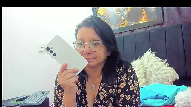 Evaaross 2345 online show from November 10, 7:53 pm