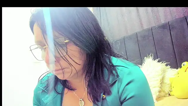 Evaaross 2345 online show from December 2, 7:38 pm