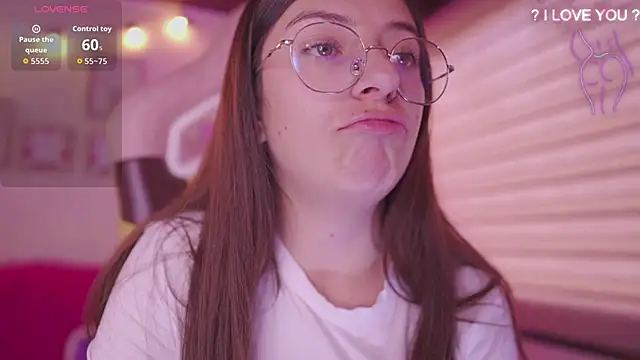 milly kenner online show from March 10, 7:18 pm