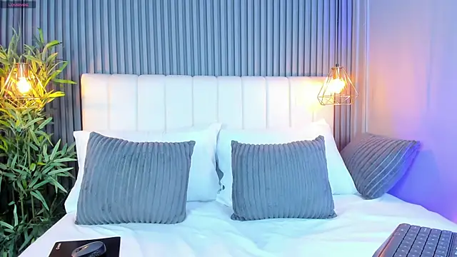 LinaGlam online show from September 23, 10:30 pm