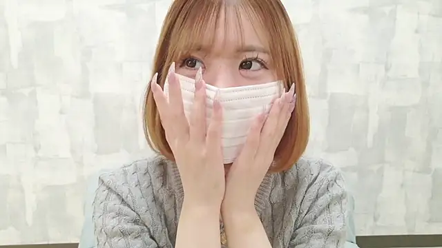 LOVE MOMO LOVE online show from May 23, 11:08 am
