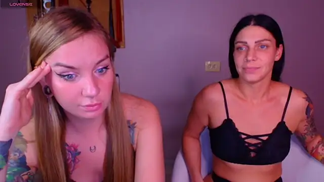 Snapshot of Carrie_Moonshine chatting on October 10, 7:30 pm Carrie Moonshine online show from October 10, 7:30 pm
