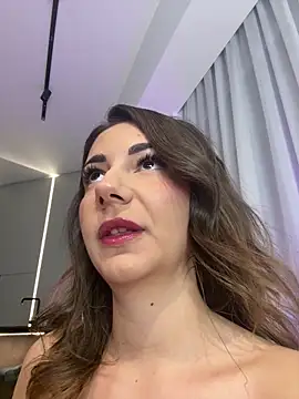 BelleSkye online show from November 12, 5:05 am