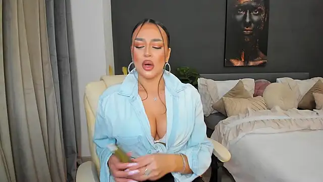 Sonia  Rey online show from January 13, 4:22 pm