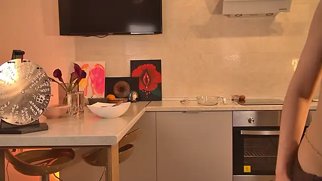 AngellaRoss online show from March 4, 7:53 pm