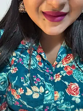 Ayesha mahi online show from October 12, 9:44 am