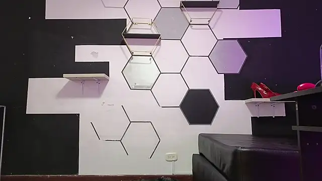 alondrabigtits online show from October 9, 12:09 pm