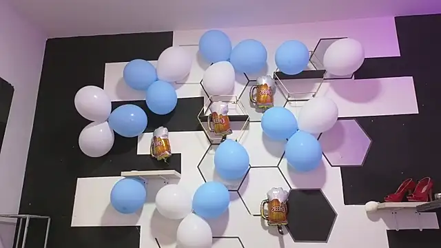 alondrabigtits online show from September 29, 12:21 pm