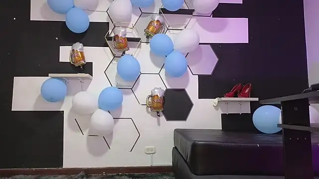 alondrabigtits online show from October 3, 12:21 pm