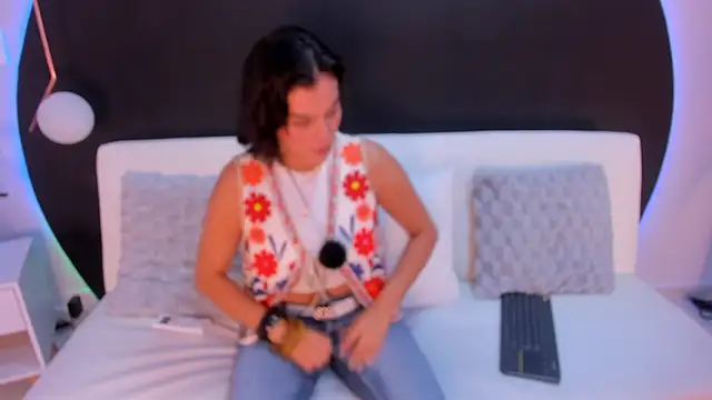 Ada Monroe10 online show from April 20, 1:36 pm