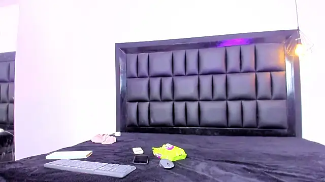 MIA SOPHIA1 online show from September 24, 5:17 am