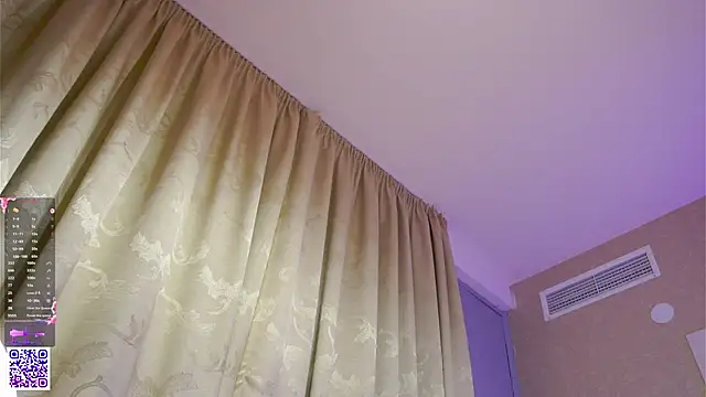 Snapshot of LiliBanger chatting on October 3, 4:50 am LiliBanger online show from October 3, 4:50 am