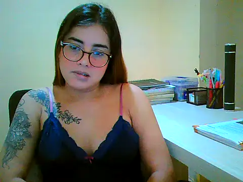 maliamiller online show from November 6, 4:18 am