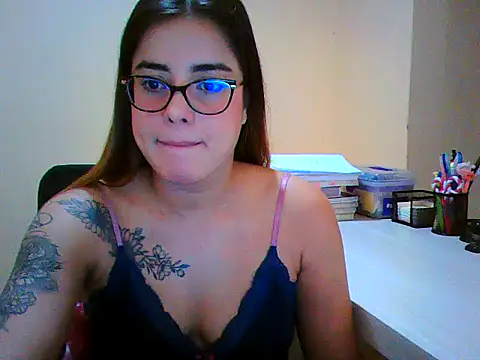 maliamiller online show from March 28, 9:42 am