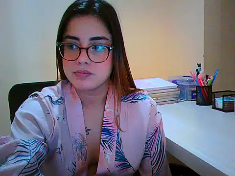 maliamiller online show from November 28, 1:41 am