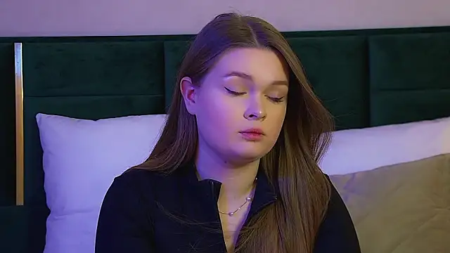 CrystalLyons online show from November 8, 12:43 pm