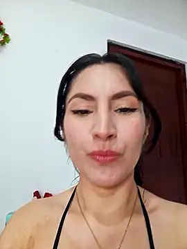 ELISA 90 online show from October 2, 5:07 pm