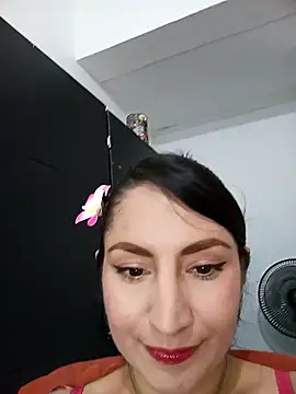 ELISA 90 online show from September 20, 8:29 pm