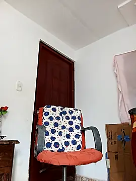 ELISA 90 online show from October 3, 5:18 pm