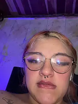 SophiaWeestt99 online show from November 8, 6:40 am