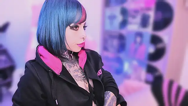 NikkiRamone online show from November 7, 3:45 am