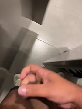 thiagowes online show from April 8, 4:42 pm