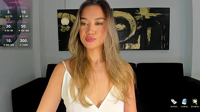 RebeccaHudson online show from November 18, 7:04 pm