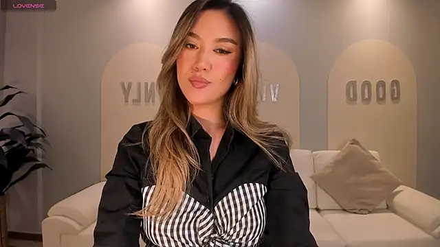 RebeccaHudson online show from November 21, 7:27 pm