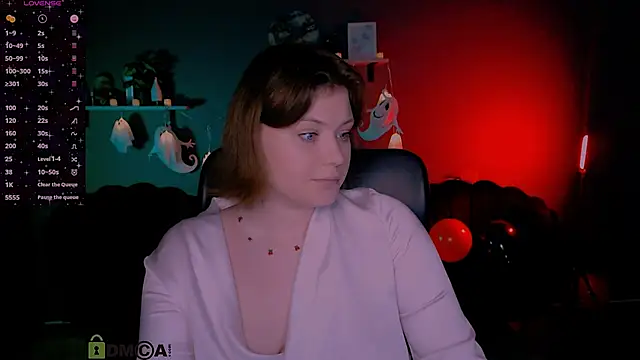 nikole kitt online show from October 26, 8:04 pm