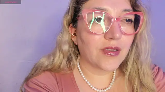 Naty Mature  online show from April 17, 9:50 pm