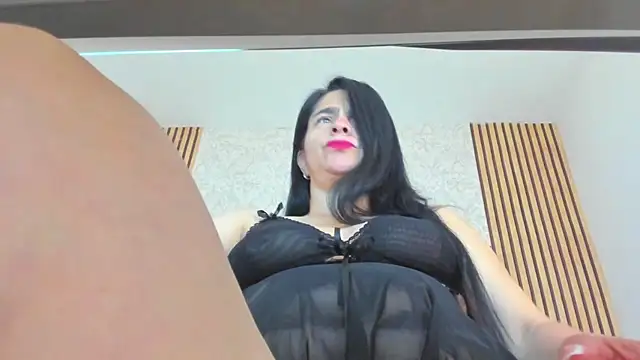 candela collinss online show from December 19, 11:57 am