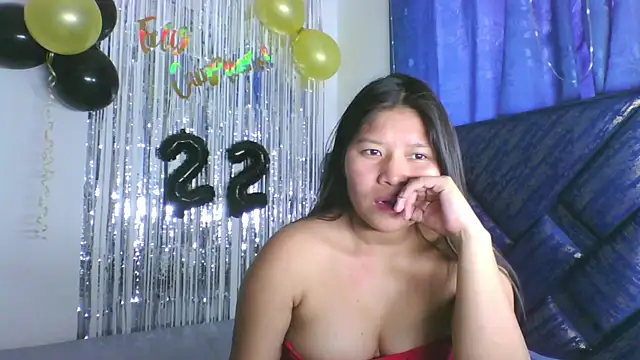JenniferChian online show from July 18, 8:44 pm