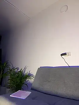  PhillipBrown online show from February 9, 11:45 am