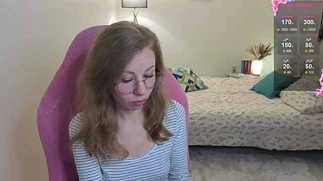 Lill Mary online show from October 27, 2:29 am