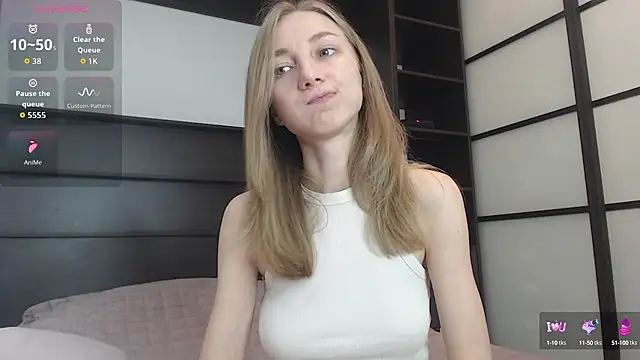 Snapshot of AlexCandy69 chatting on October 17, 12:36 am AlexCandy69 online show from October 17, 12:36 am
