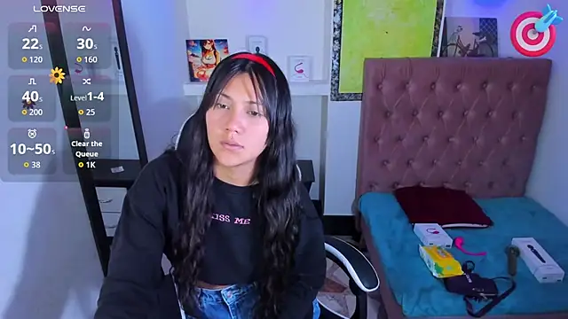 Snapshot of Catalehia_Milk chatting on September 22, 9:13 pm Catalehia Milk online show from September 22, 9:13 pm