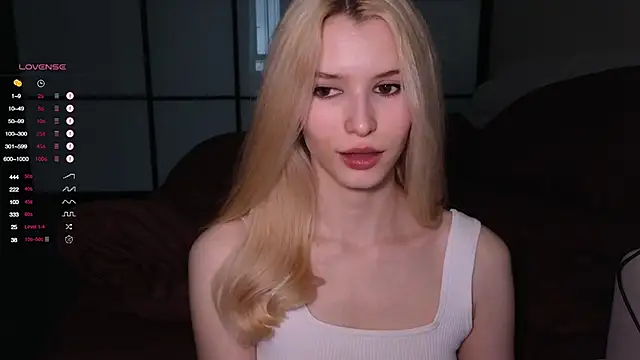 Snapshot of elsa_limerence chatting on October 28, 10:54 am elsa limerence online show from October 28, 10:54 am