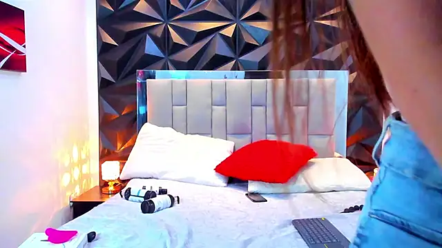 valentinasu1 online show from October 10, 3:28 pm