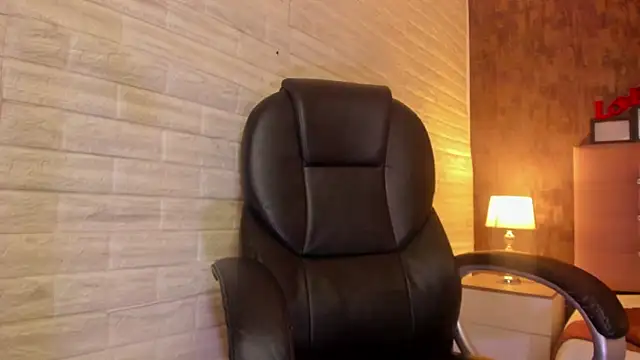 Snapshot of alice__tylor chatting on October 17, 1:25 pm alice tylor online show from October 17, 1:25 pm