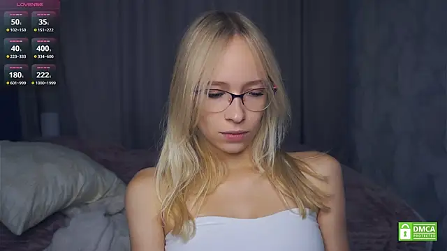 LynetBurby online show from September 19, 2:27 pm