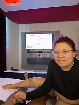 m0ondolly online show from July 7, 12:02 am
