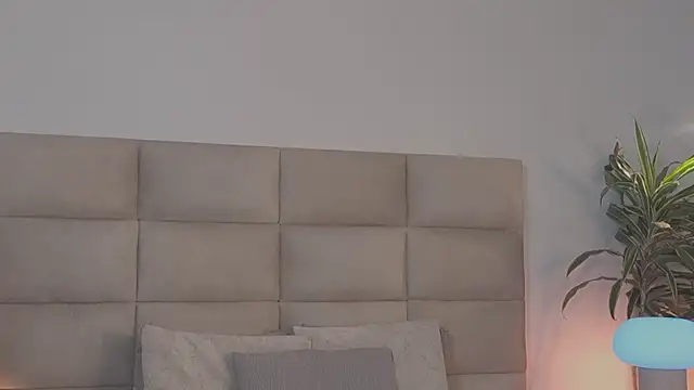 emma brooks1 online show from March 18, 8:03 pm