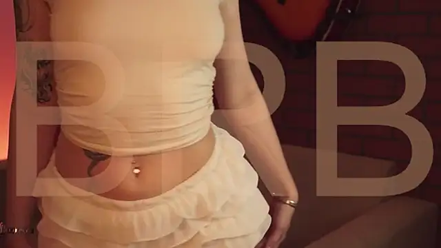 EllieCutes online show from February 6, 8:18 am